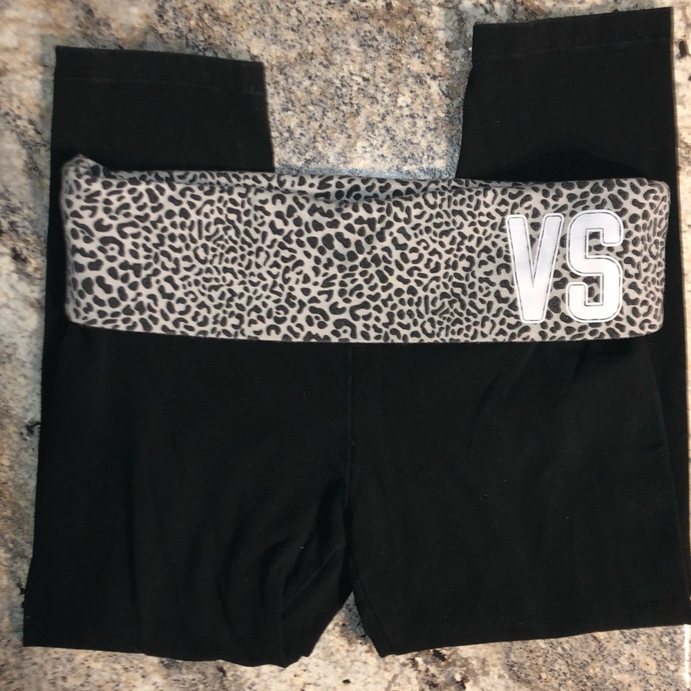 Victoria’s Secret cropped yoga legging